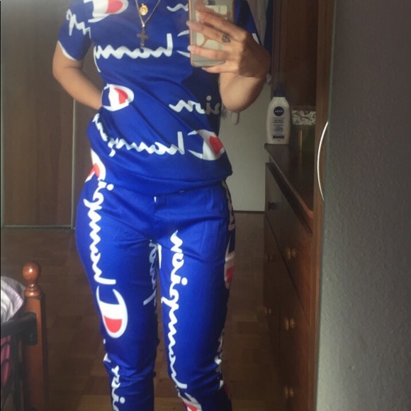 Champion women’s set / T-shirt & pants - Picture 2 of 3